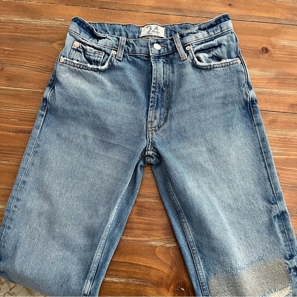 WE The Free Vixen Cigarette Jeans. Size 24. - Picture 4 of 8